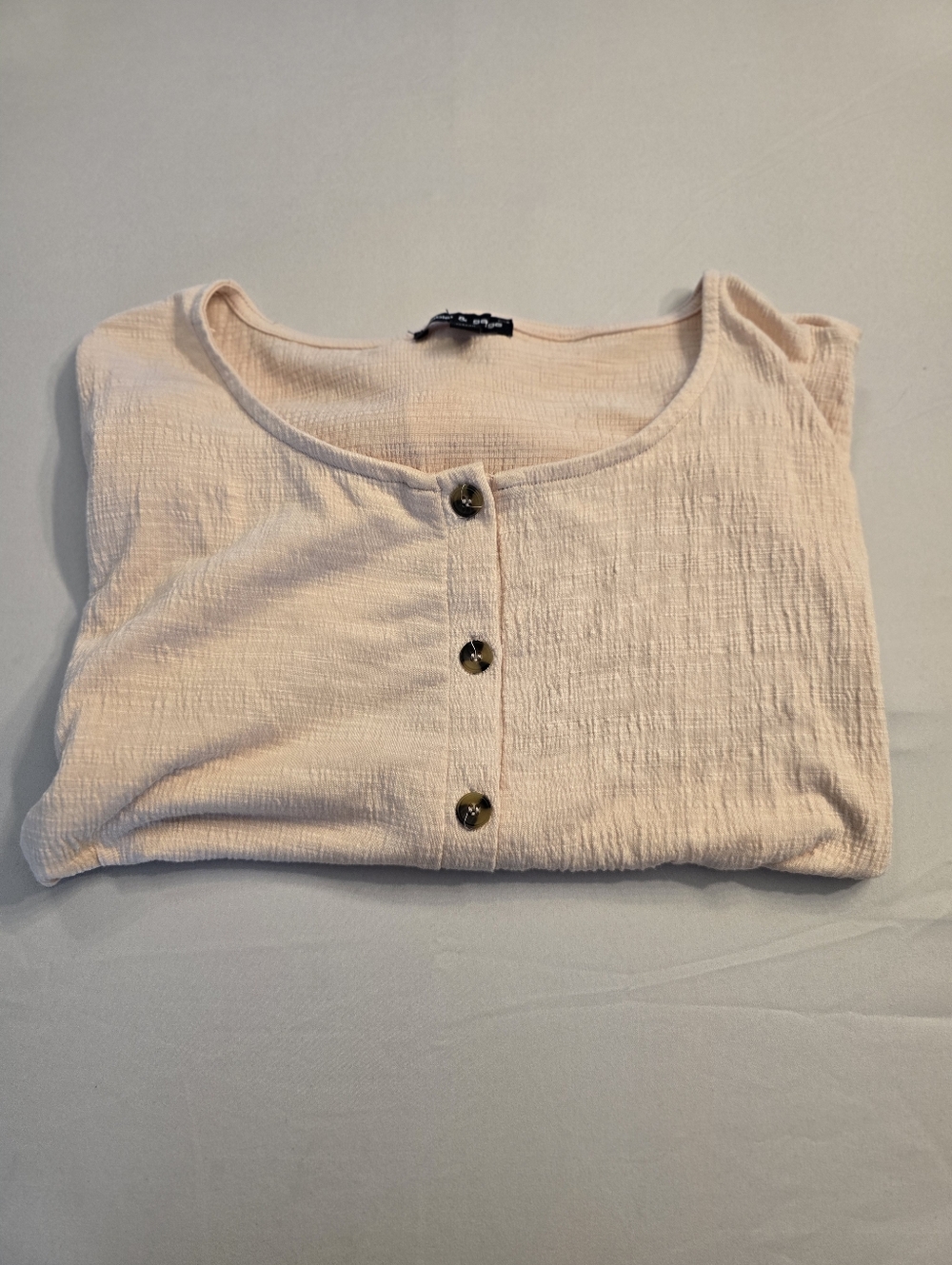 Cable And Gage Button Tie Front Tee Size Large